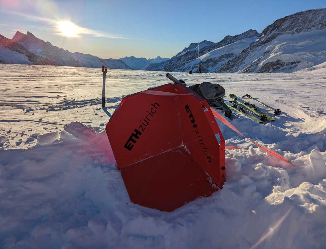 Enlarged view: Radar corner reflector deployed on top of the Great Aletsch Glacier